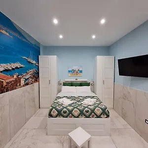 https://casa-vacanza-alessandra-naples.hotels-amalfi.com